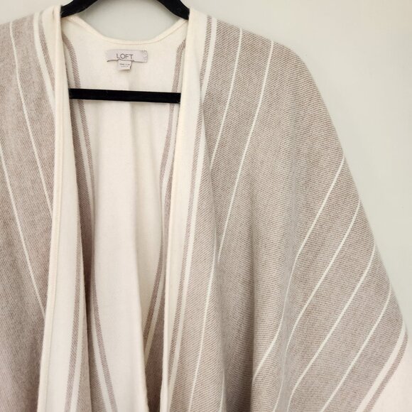 Loft Neutral Knit Wrap Poncho Sweater Wrap Open Front Fringe Shawl One Size Tan - Picture 2 of 7